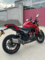Moto de rue Haojue DR300 300cc bicylindre EFI refroidie par eau, vitesse maximale >150 km/h, qualité fiable et conduite puissante et confortable