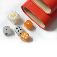 Jeu de backgammon en cuir avec dés en résine marbrée, dés en cuir, gobelets à dés, intérieur doublé de feutre en velours coloré, gobelet à dés en cuir PU