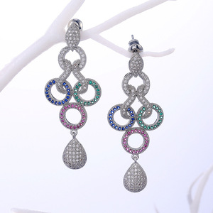 Orecchini Pendenti Lunghi Bicolore per Donne, Gioielli Creativi e Distintivi - Product Image 6