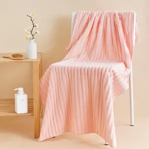 Hot sale Soft Highly Absorbent Bath Towels Blanket Multipurpose Use Towel