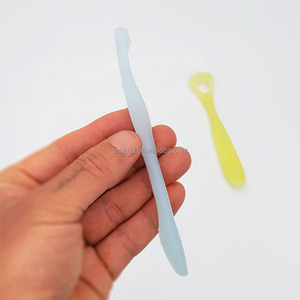 Baby's Oral Clean Soft Plastic &amp; Silicone <strong>Rubber</strong> Double-Sided Anti-Slip <strong>Tongue</strong> Scraper Individual Polybag Package - Product Image 4