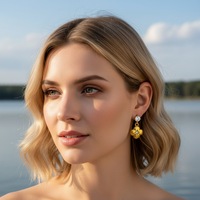 Boucles d'oreilles hypoallergéniques en acier inoxydable, délicates, plaquées or 18 carats PVD, avec zircon CZ, en forme de cœur, d'étoile et de lune, pour femmes, à porter au quotidien