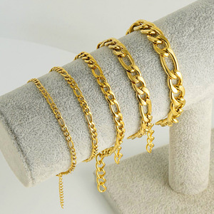 Pulsera Clover Cross Border Multi Premium con Logotipo Personalizado, Acabado en Oro Champagne, Color de Alta Fidelidad - Product Image 1