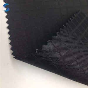 Tecido de <span class=keywords><strong>Nylon</strong></span> <span class=keywords><strong>Ripstop</strong></span> 200D Respirável 100% Impermeável com Revestimento de PU para Bolsas e Tendas - Product Image 3