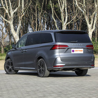 Roewe IMAX8 PHEV Minivan Électrique Premium Conduite à Gauche Style Confortable Intérieur Clair Véhicule à Énergie Nouvelle Conduite Durable