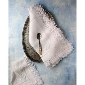 Set di 12 Tovaglioli Moderni a Righe con Frange Mirellas di Alta Qualità, Tovaglioli in Tessuto Usa e Getta con Iniziali per Feste e Cene - Product Image 6