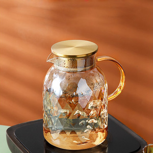 Diamond Shaped Amber Glass Pitcher 1.8L With Lid For <b>Tea</b> Fruit <b>Infusion</b> Summer Cooling Water Jug Party Use - Product Image 2