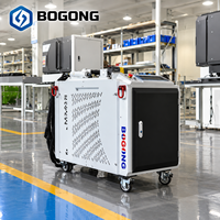 Machine de nettoyage au laser pulsé haute efficacité 500W, portable, pour enlever la rouille, la peinture, l'huile, l'oxyde et la corrosion sur l'acier inoxydable