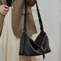Sac à bandoulière en cuir pleine fleur sur mesure, grande capacité, style architectural minimaliste, décontracté, pour le travail, pour femme