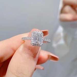 Diamantes Cultivados en Laboratorio con Corte Esmeralda, Certificados por IGI, en Oro de 14K y 18K, Color Fantasía, Tamaños Totalmente Personalizables para Mujer - Product Image 2