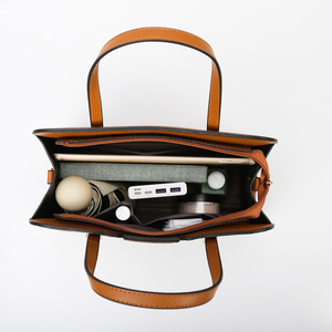 Sac à Main de Luxe en Cuir PU pour Femmes, Ensemble de 3 Pièces Tendance 2025 : Pochette, Porte-cartes et Sac Travers Épaule Ajustable - Product Image 3