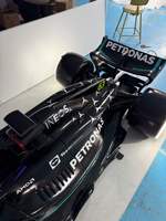 Simulation 16 #   Statue en résine de voiture de course de Formule 1, grande sculpture de voiture de course F1, ornement de collection pour garage et musée