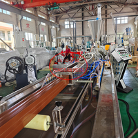 TONGSANHEGU plástico reciclado HDPE WPC columna post extrusión línea en relieve al aire libre WPC máquina piso tablero/revestimiento extrusora