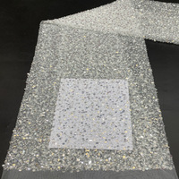 Nouveau tissu brocart 100 % acrylique résistant à l'abrasion, brodé de paillettes mixtes florales 3+7mm et de grosses perles à bulles 4/6/8mm