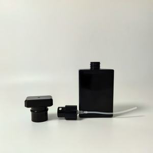 Jet Black 100ml Carré Vide Bouteille En Verre <span class=keywords><strong>Parfum</strong></span> Vaporisateur <span class=keywords><strong>Recharge</strong></span> Bouteille avec Fine Brume Pulvérisateur pour Parfums - Product Image 5