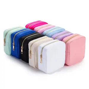 Amostra grátis Mini Square Nylon Pouch com Zipper Nylon Waterproof Square Maquiagem Saco De Armazenamento para a mulher menina