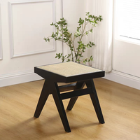 Tabourets carrés au design simple et moderne, longues bancs, tabourets de bout de lit en rotin pour salon et tabourets à chaussures en bois massif
