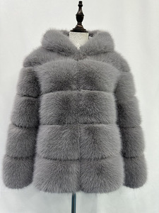 Nuovo Cappotto Lungo Invernale da Donna alla Moda con Pelliccia di Volpe e Cappuccio Transfrontaliero Autunno e Inverno Caldo Cappotto di Pelliccia - Product Image 4