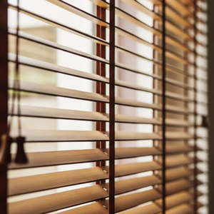 Persianas Venecianas <span class=keywords><strong>de</strong></span> Madera Natural con Cordón, en Blanco, Negro, Marrón y Gris, Hechas a Medida para Interiores, Estilo Plantation - Product Image 1