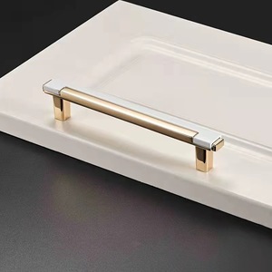 Mới đến nổi tiếng Trắng chrome đen kết hợp màu sắc Đôi Tùy Chỉnh đồ nội thất nhà bếp tủ quần áo núm Dia đúc xử lý - Product Image 4