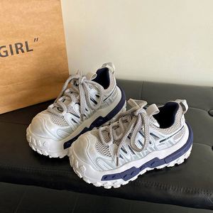 Baskets plateforme tendance pour femmes, design rehaussant de 7 cm, chaussures décontractées d'extérieur confortables et respirantes pour toutes les occasions - Product Image 1