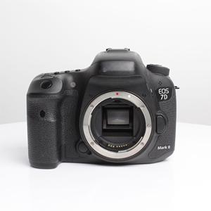 กล้อง DF Wholesale Professional Body Worn 7D Mark II ของแท้ สภาพ 99% พร้อมเลนส์ EF-S 18-55mm F/3.5-5.6 IS USM ตัวเลือกเสริม กล้องดิจิตอลมือสอง - Product Image 2