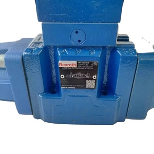 วาล์วควบคุมทิศทางแบบสัดส่วน Rexroth R900705138 รุ่น 4WRZE10W6-85-7X/6EG24N9ETK31/F1D3M - Product Image 1