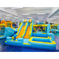 Parc aquatique gonflable USA Stock avec château sauteur et toboggans pour enfants
