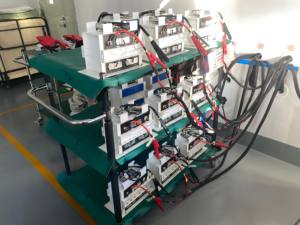 Paquetes de baterías de litio personalizados para robots UGV/AGV: 44.4V 48V 50.4V 52V 60V 60Ah 80Ah con interfaces BT, CAN y RS485 - Product Image 6