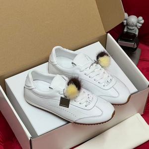 Nouvelles chaussures de sport et décontractées en cuir véritable de marque de créateur, à enfiler et à lacets, avec semelle épaisse et amortissante, pour hommes et femmes, en vert - Product Image 3