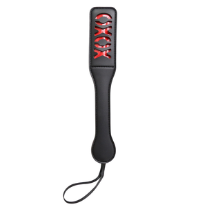 大人向けエロティックなカップル用の、中空彫刻入りの「BABY」レザーパドル「XOXO」性的懲罰玩具 - Product Image 6