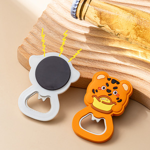 Ouvre-bouteille mignon au design magnétique en acier inoxydable avec poignée antidérapante en PVC pour bière, soda, bar à domicile, cuisine - Product Image 4