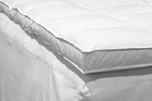 Protection en plumes d'oie rempli de duvet 2.5 à gousset surmatelas avec drap-housse - Product Image 6