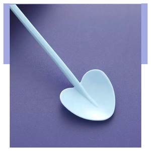 En forma <span class=keywords><strong>de</strong></span> corazón Stock Barato Iindividual Embalaje Compostable Pequeñas <span class=keywords><strong>cucharas</strong></span> <span class=keywords><strong>de</strong></span> plástico PP Desechables Helado Pastel Cuchara <span class=keywords><strong>de</strong></span> <span class=keywords><strong>postre</strong></span> - Product Image 3
