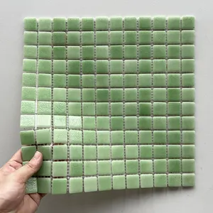 Хорошее качество, декоративная мозаичная плитка из зеленого стекла для плавания