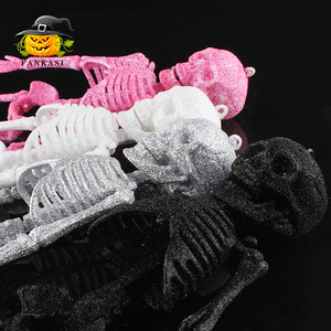 Decoraciones de Halloween con Calaveras Brillantes Fankasi, Accesorios de Plástico para Interiores en Rosa, Gris, Blanco y Negro - Product Image 1