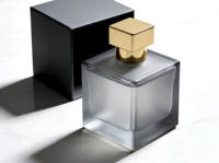 Flacon de parfum carré de luxe en gros, conteneur vide en verre pour parfum avec bouchon doré, boîte d'emballage personnalisée