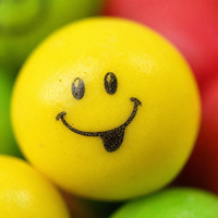 Chewing-gum bulle expressif pour enfants, 4 visages assortis, saveur fruitée, en boîte, friandises fantaisie pour fêtes, confiserie en gros