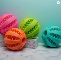 Distributeur de friandises pour chiens Sisi en caoutchouc, style classique moderne - Distributeur interactif magique à roulement lent, boîte écologique