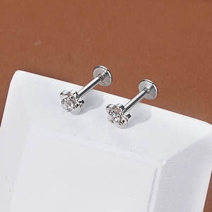 حلق من الفولاذ المقاوم للصدأ مقاس 16G بتصميم زهرة مع حجر زركونيا مكعب على شكل قلب متدلي للثقب الداخلي في الأذن - Product Image 6