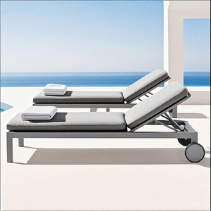 Silla de Piscina con Ruedas de Aluminio, Diseño Moderno, Tumbona para Exteriores, Uso en Hoteles, Resistente a los Rayos UV - Product Image 4