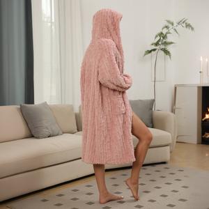 Autunno e inverno rosa fagiolo felice pigiama da donna in velluto corallo lungo con cappuccio e morbida e confortevole camicia da notte - Product Image 3