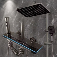 Système de bain thermostatique intelligent à affichage LED, finition or poli, touches piano, jets de massage céramiques à effet pluie douce, robinetterie murale