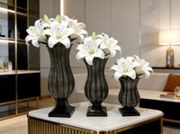 Ensemble de vases de sol en céramique gris foncé de luxe moderne, finition brillante, forme de tulipe cannelée, base carrée, décoratif pour mariage