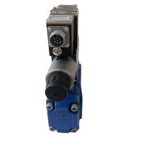 วาล์วควบคุมทิศทางแบบสัดส่วน Rexroth R900751835 รุ่น 4WRZE10W6-50-7X/6EG24N9EK31/A1D3M - Product Image 1