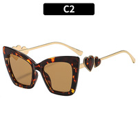 Lunettes de soleil de luxe pour femmes, monture complète en métal, branches en forme de cœur, protection UV400, personnalisables avec logo, collection 2025, vente en gros