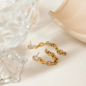 Pendientes colgantes de acero inoxidable con cadena de oro, borla y circonita engastada - Product Image 4