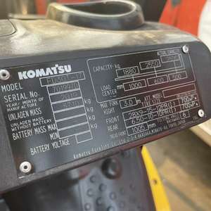 3Ton FD30T-17 Komatsu มือสองพร้อมเครื่องยนต์ปั๊มไฮดรอลิก nabtesco มีในสต็อกสำหรับการจัดส่ง FD35 FD50ทั่วโลก - Product Image 5