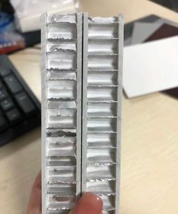 SPC pannello a nido d'ape in alluminio <span class=keywords><strong>PVC</strong></span> pannello porta di buona qualità pannello armadio costruzione più economico SPC superficie in alluminio pannello composito - Product Image 2