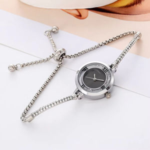 Montre ronde à quartz pour femme à la mode avec bracelet en alliage de diamants étincelants et bracelet réglable - Product Image 1